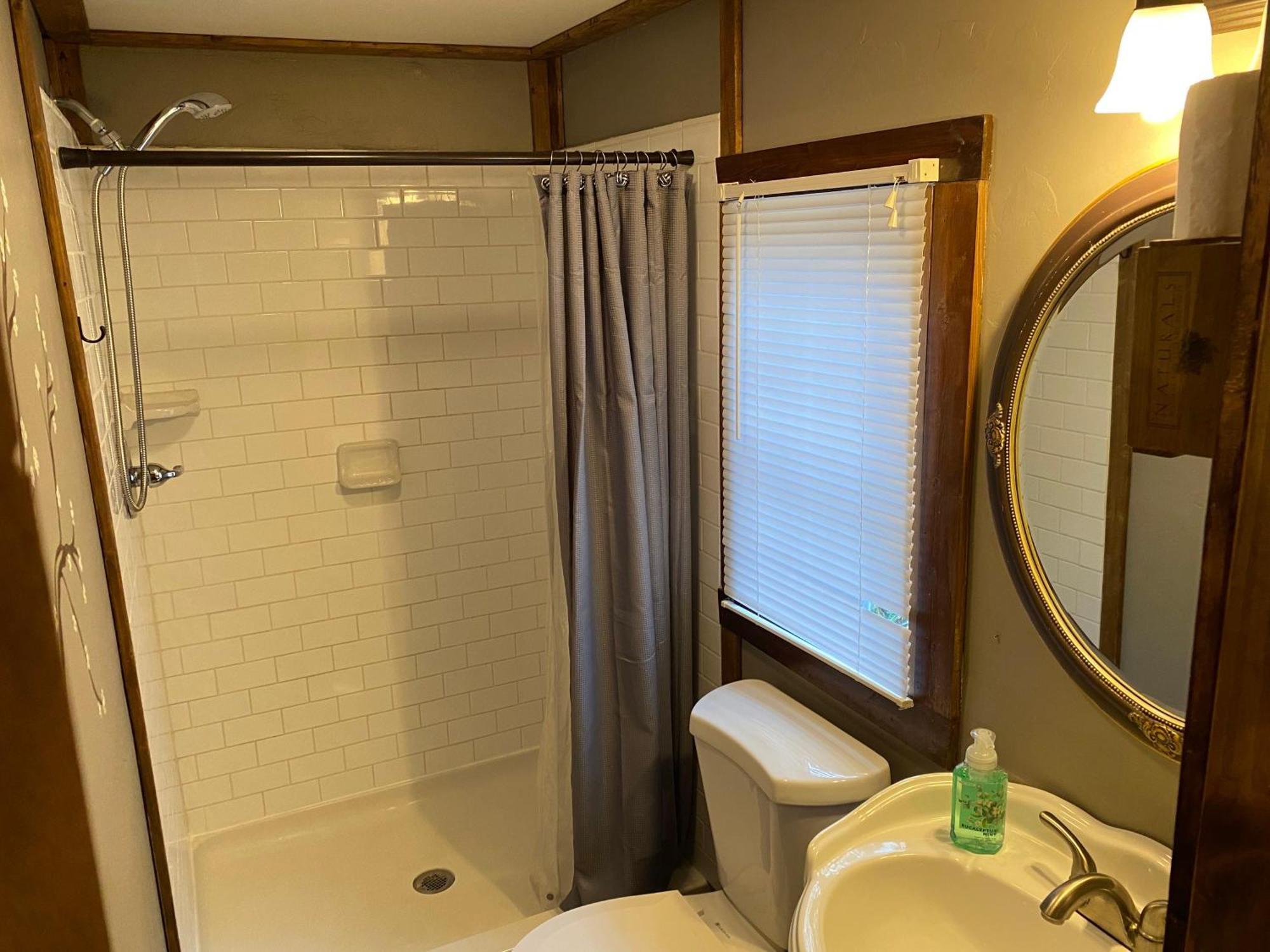 Convenient Cottage-Hot Tub, 4 Minutes To Dahlonega Exterior foto